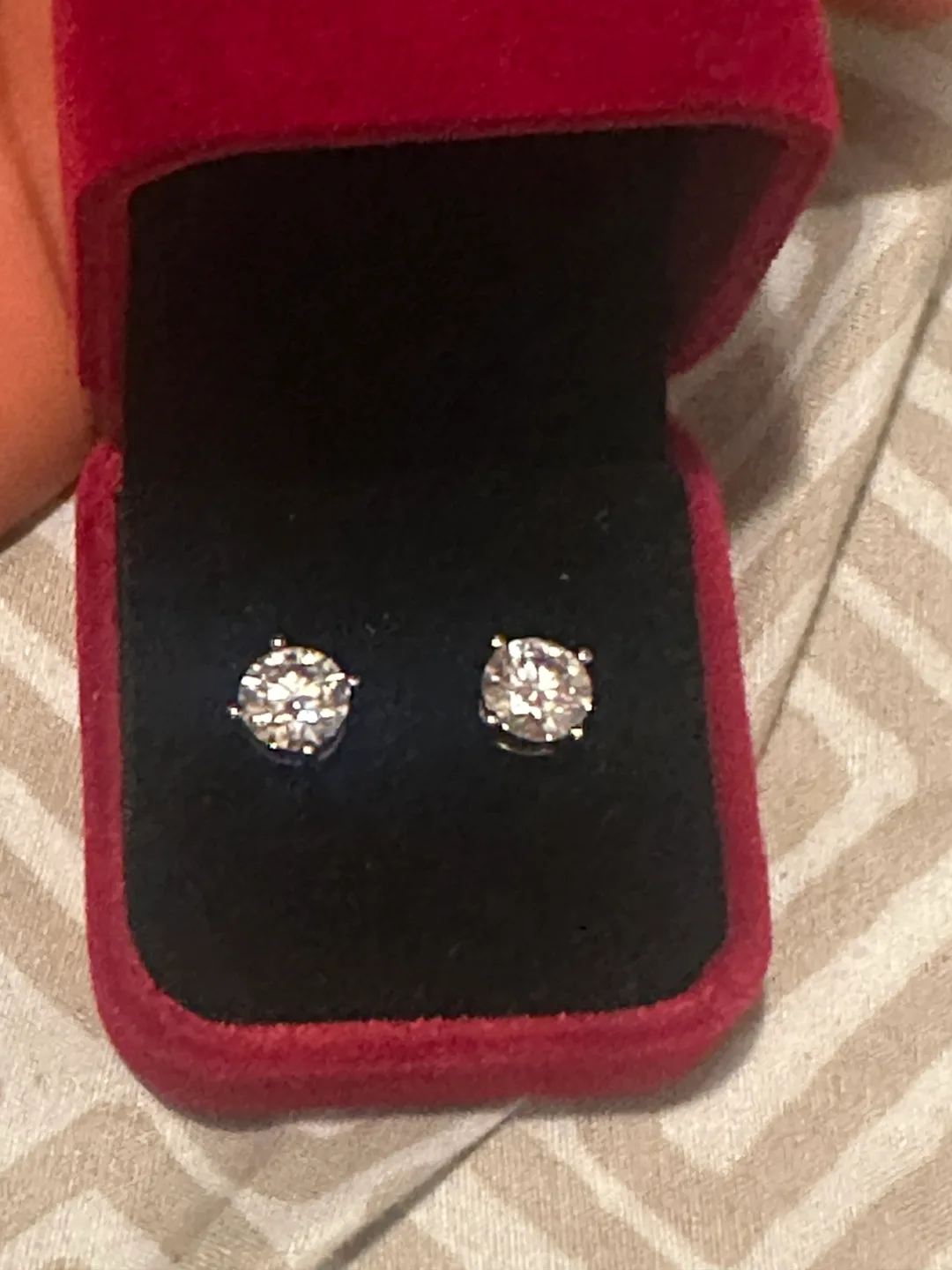 GRA Moissanite Stud Earrings - 5.0mm ( 2.0ct D) image indicator(3)