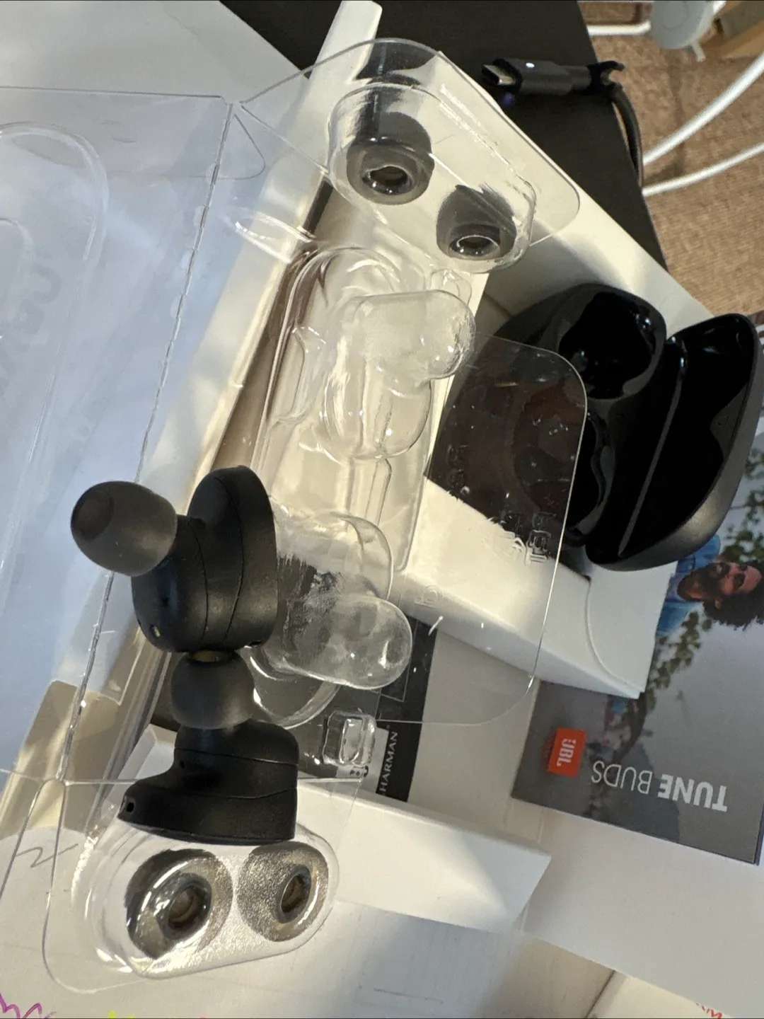 New JBL Tune Buds - Black image indicator(4)