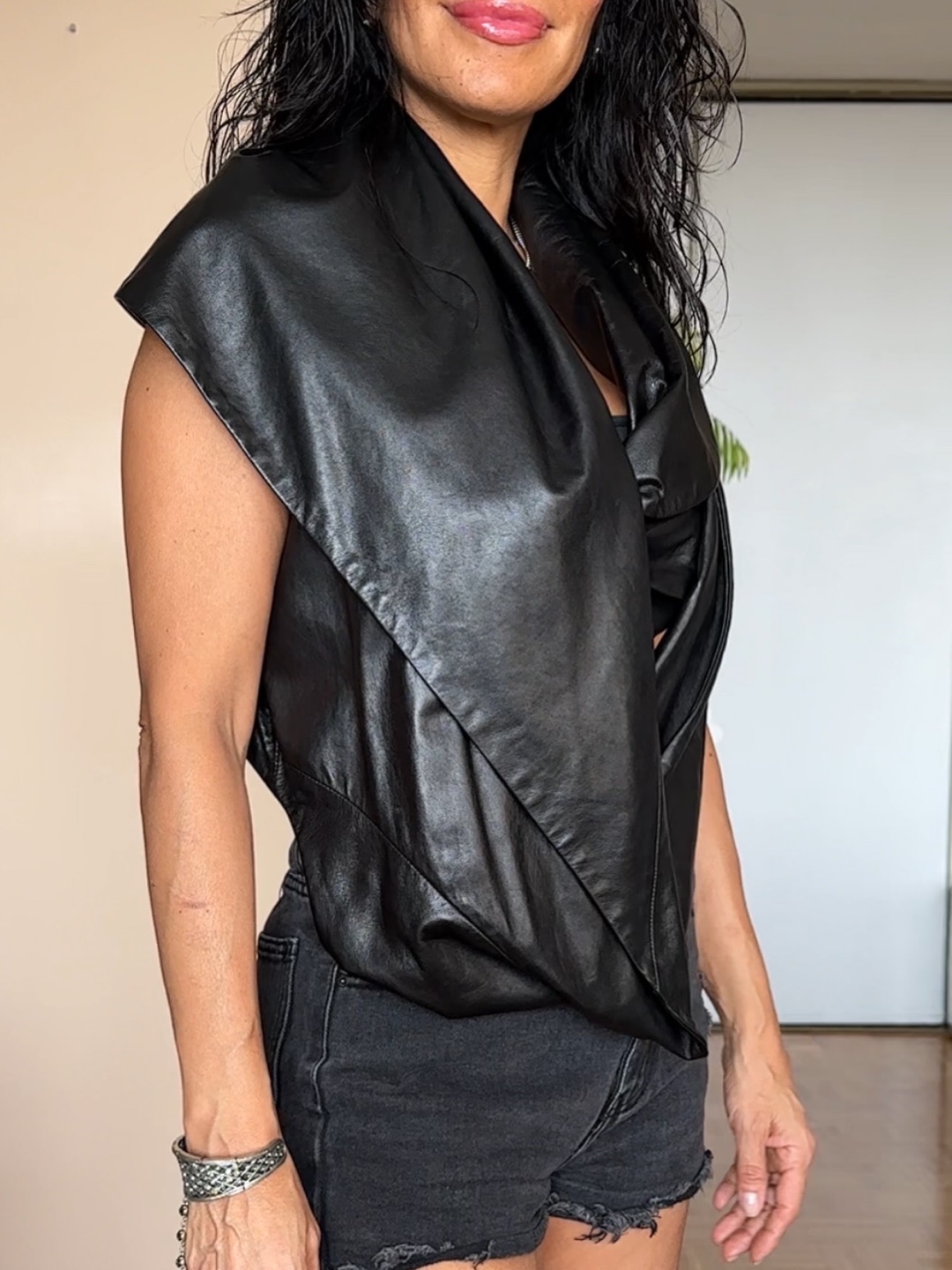 Danier Greta Constatine Cropped Leather Vest - photo 4