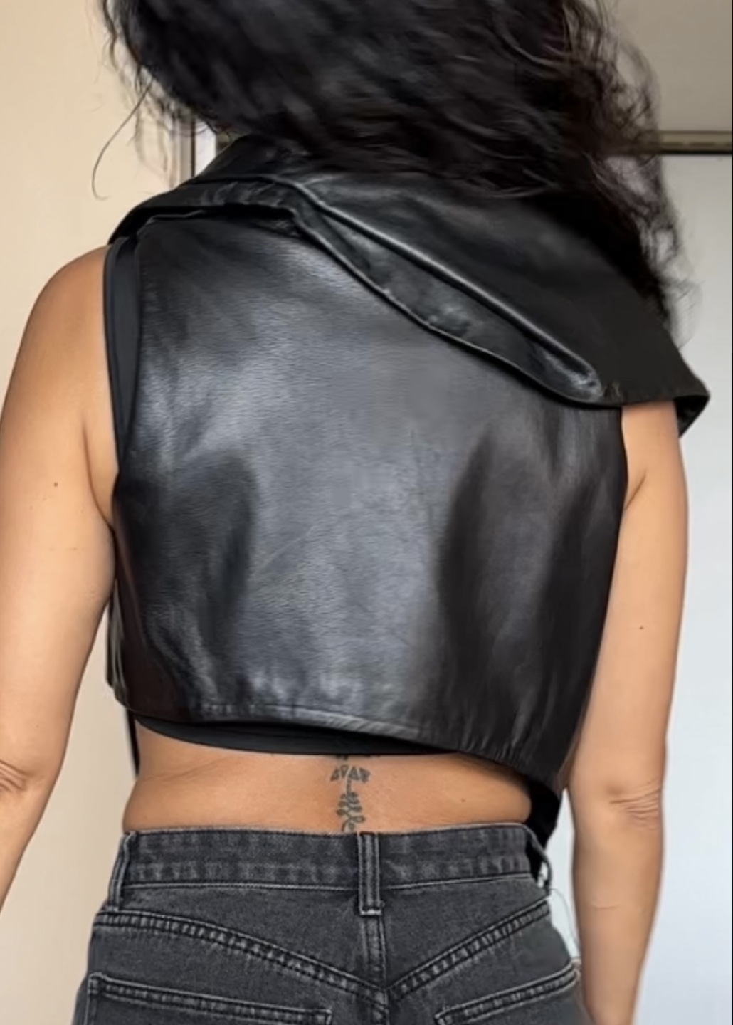 Danier Greta Constatine Cropped Leather Vest - photo 5