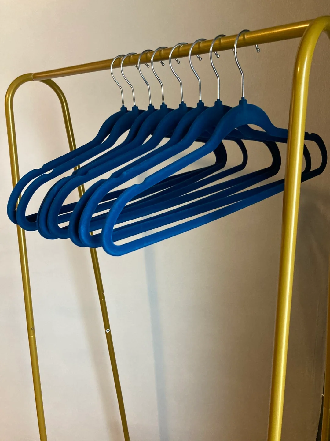 Gold Garment Rack heavy duty clothing rack with hangers image indicator(3)