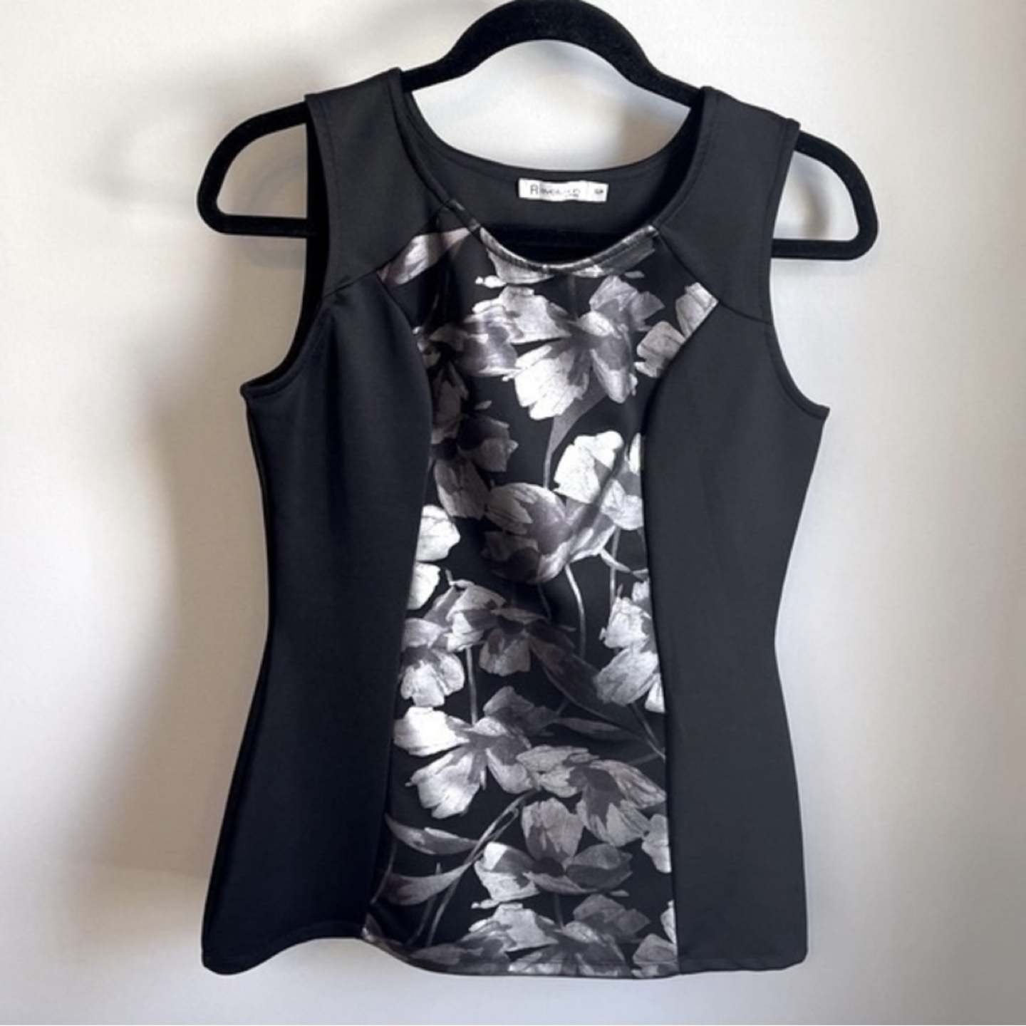 Rickis Metallic Floral Sleeveless Fitted Stretchy Top Size S