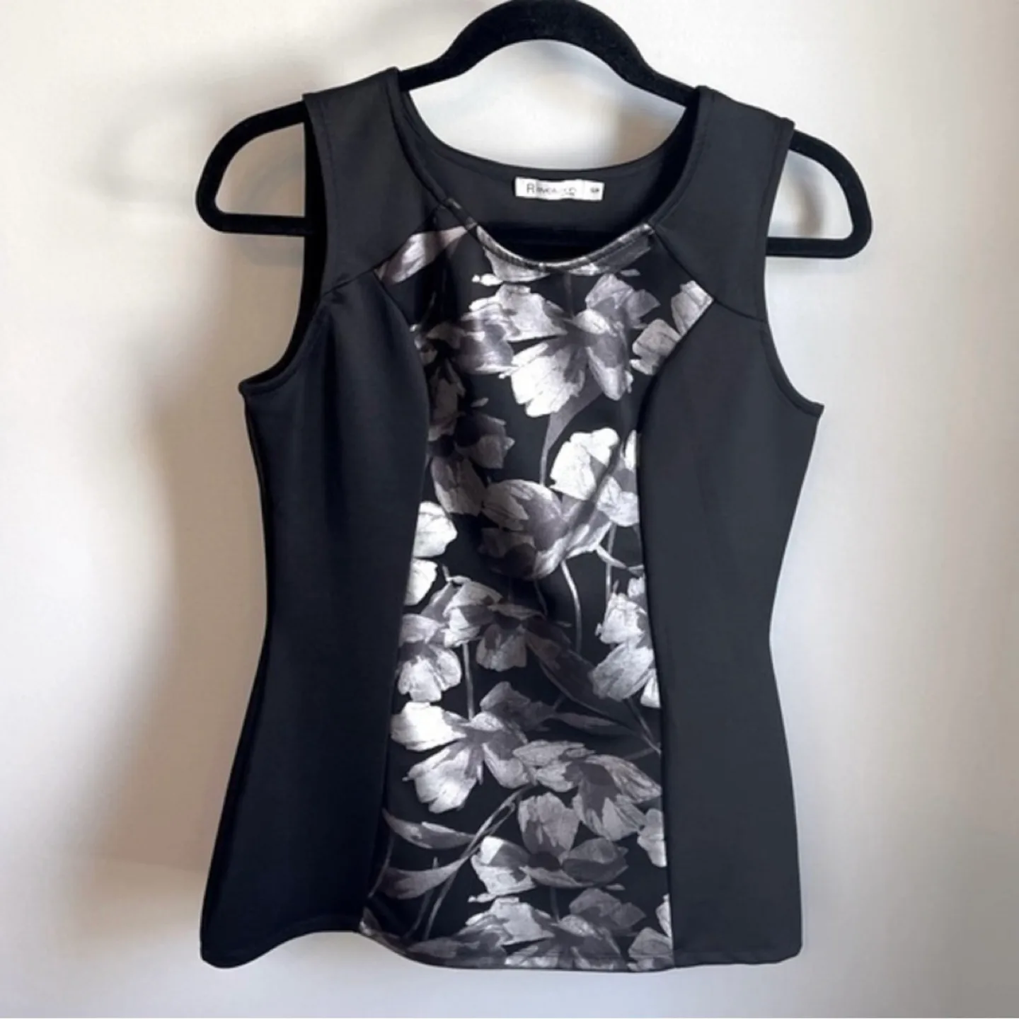 Rickis Metallic Floral Sleeveless Fitted Stretchy Top Size S thumbnail
