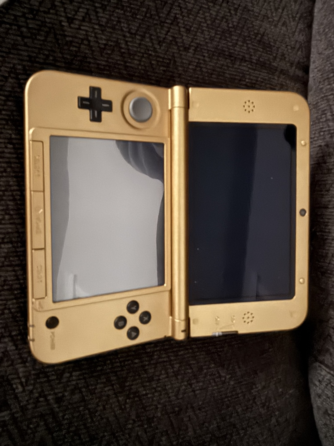 Nintendo 3DS XL Gold Edition - photo 2