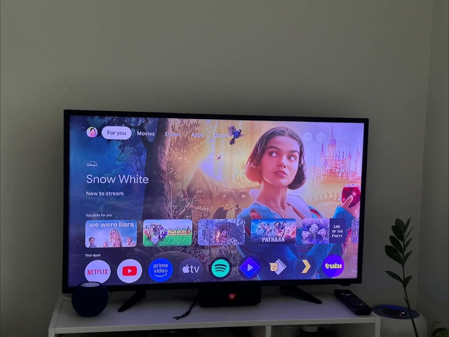 40 inch SEIKI tv for sale - Moving sale thumbnail