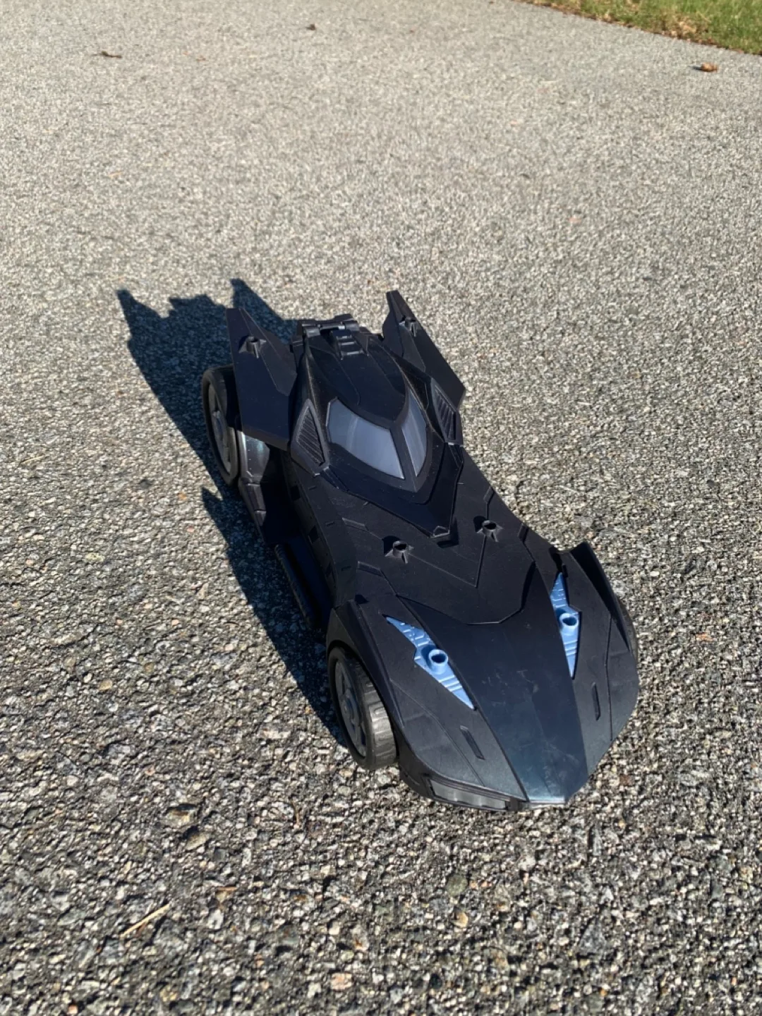 Batman Gauntlet & Batwing Vehicle Toy image indicator(9)