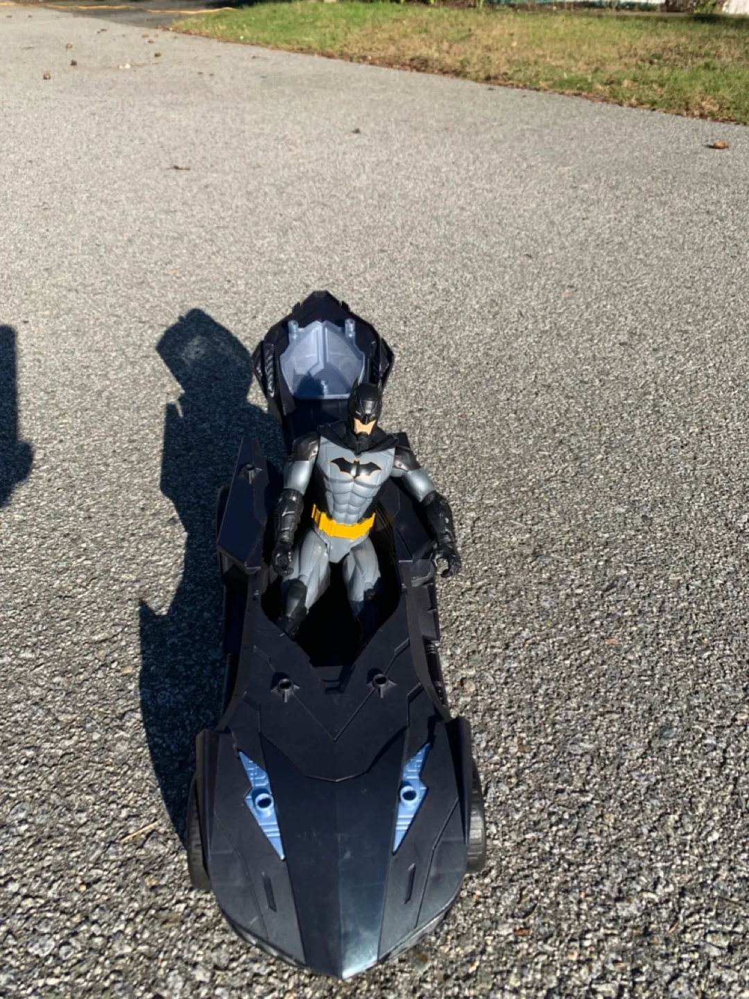 Batman Gauntlet & Batwing Vehicle Toy image indicator(8)