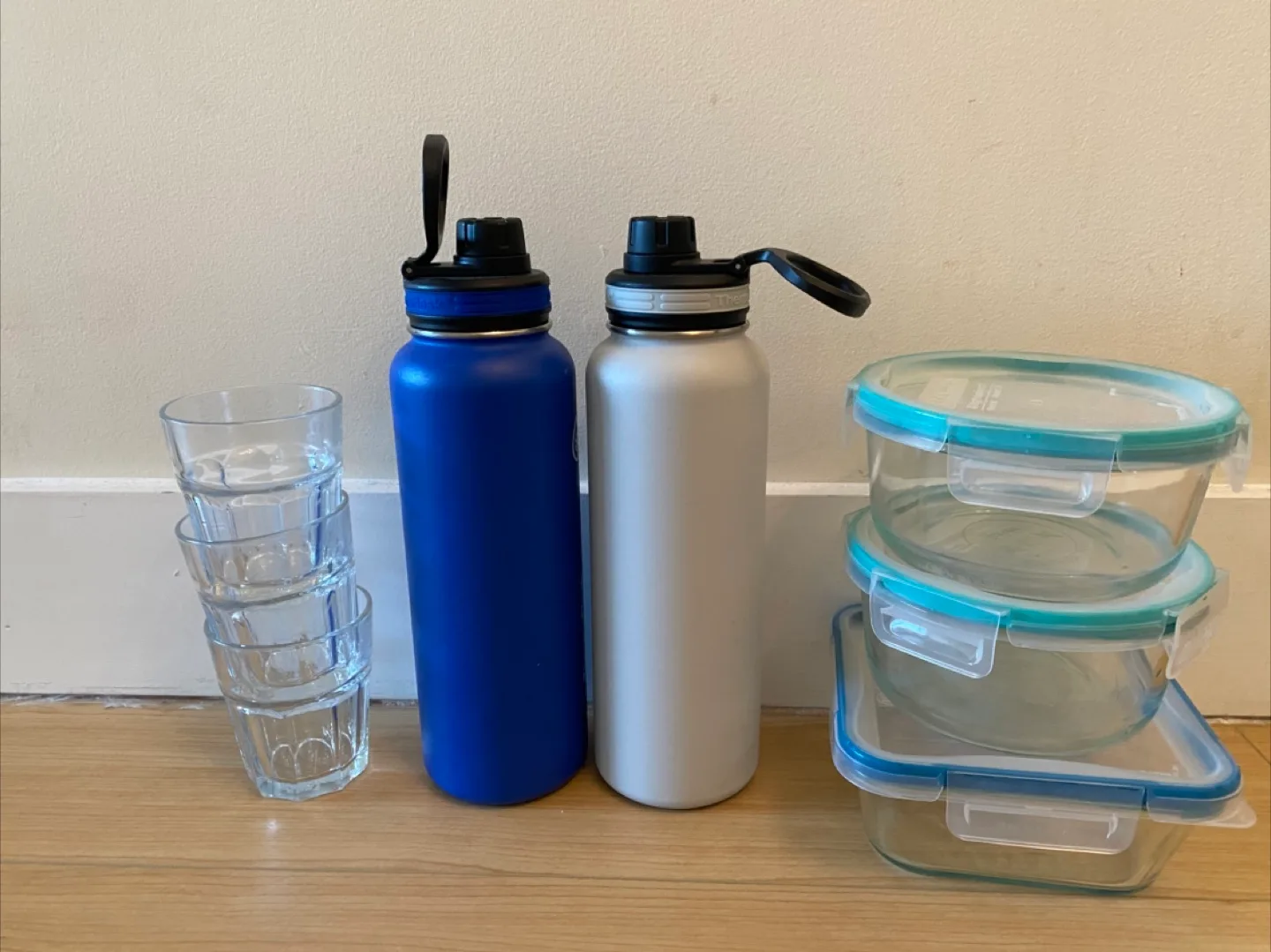 Lock & Lock Food Containers and Water Bottles thumbnail