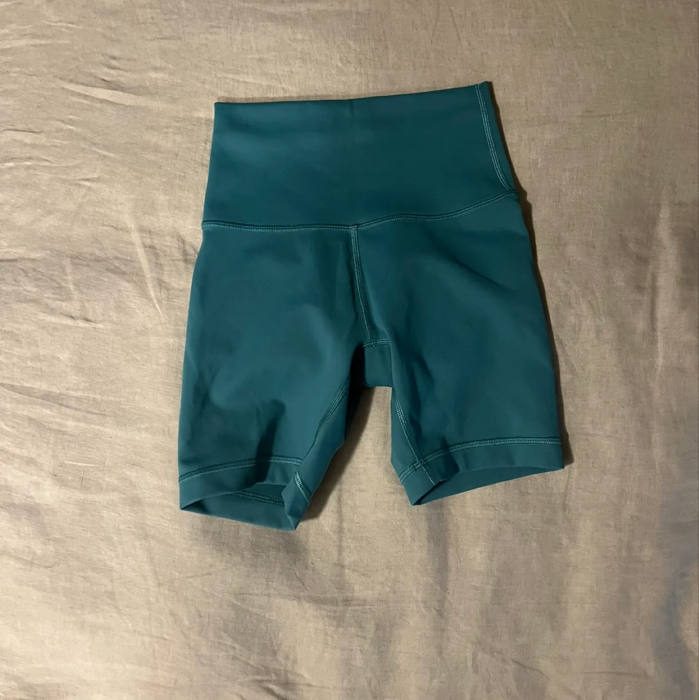Lululemon Wunder Train High-Rise Short 6" - size 2 image indicator(4)