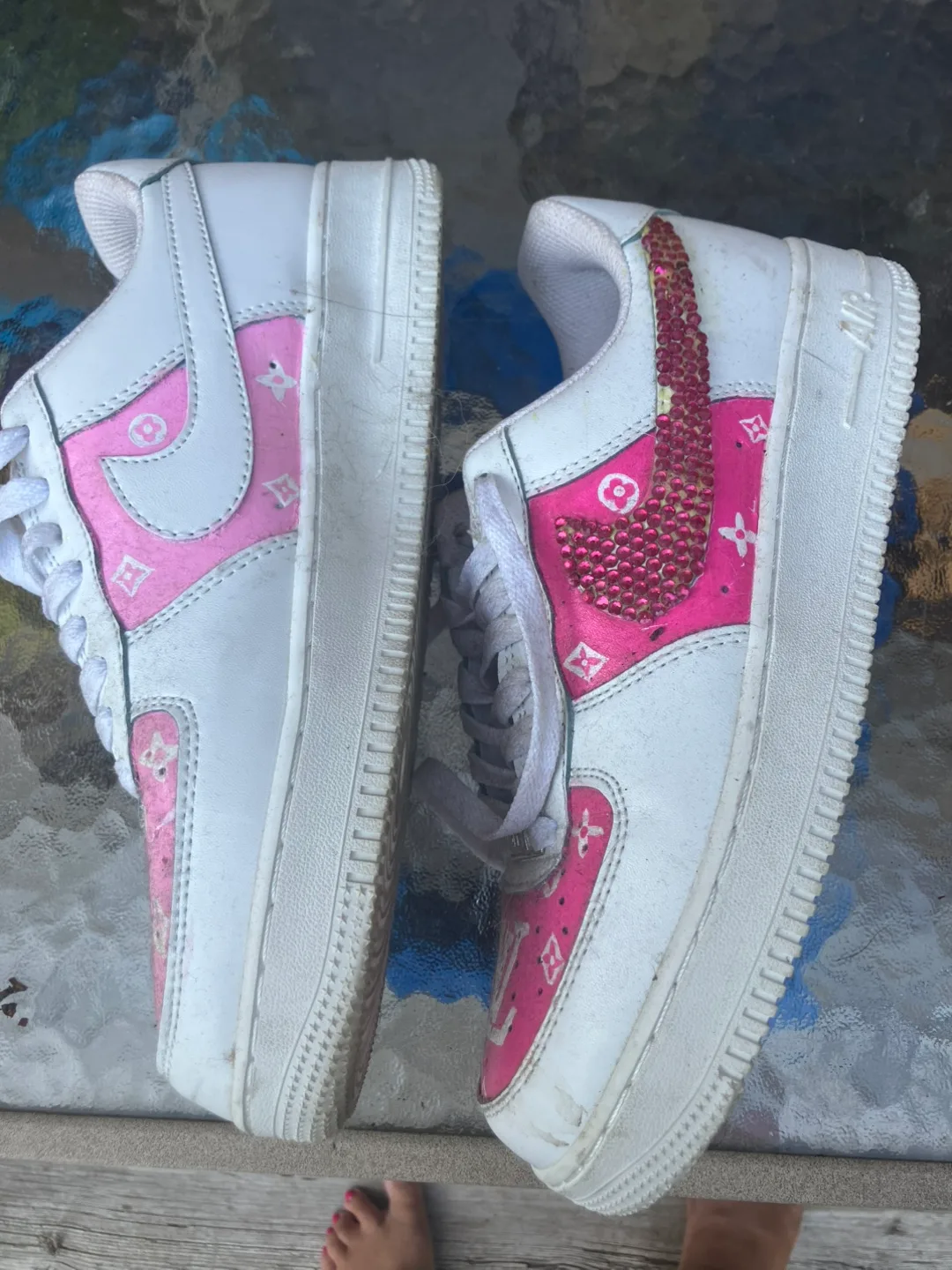 Unique custom decorated Nike Air image indicator(2)