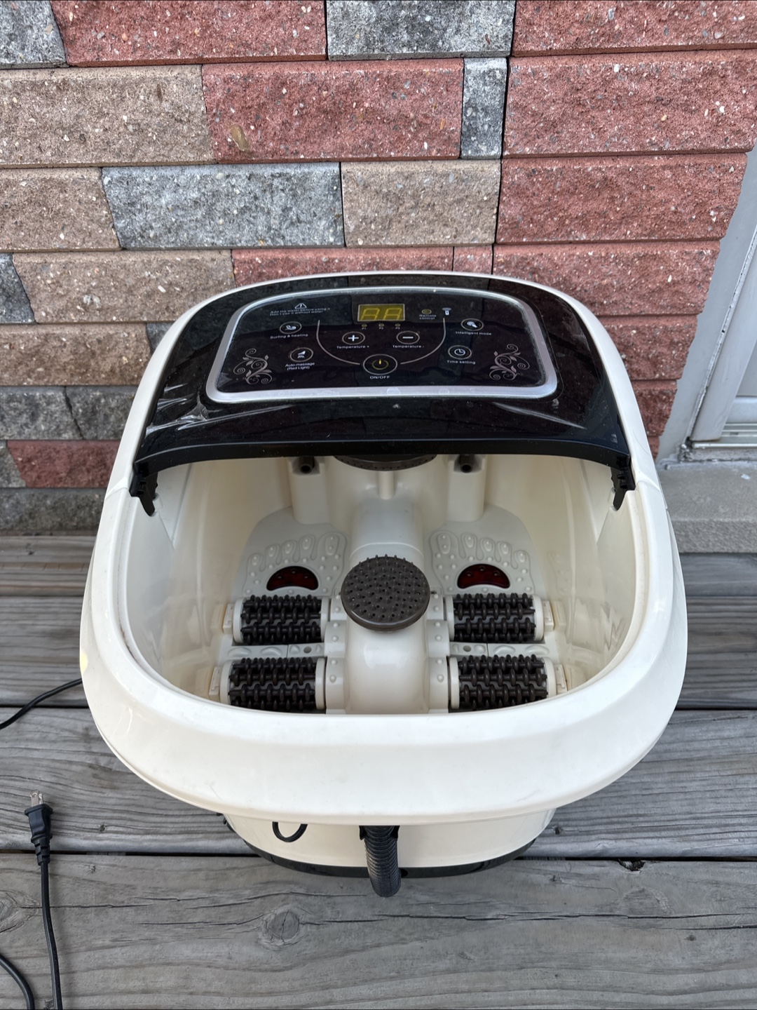 Brookstone Aqua-Jet Foot Spa Massager