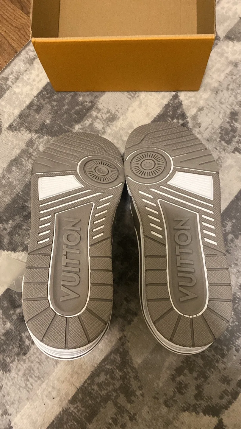 Louis Vuitton Trainers Sneakers image indicator(6)