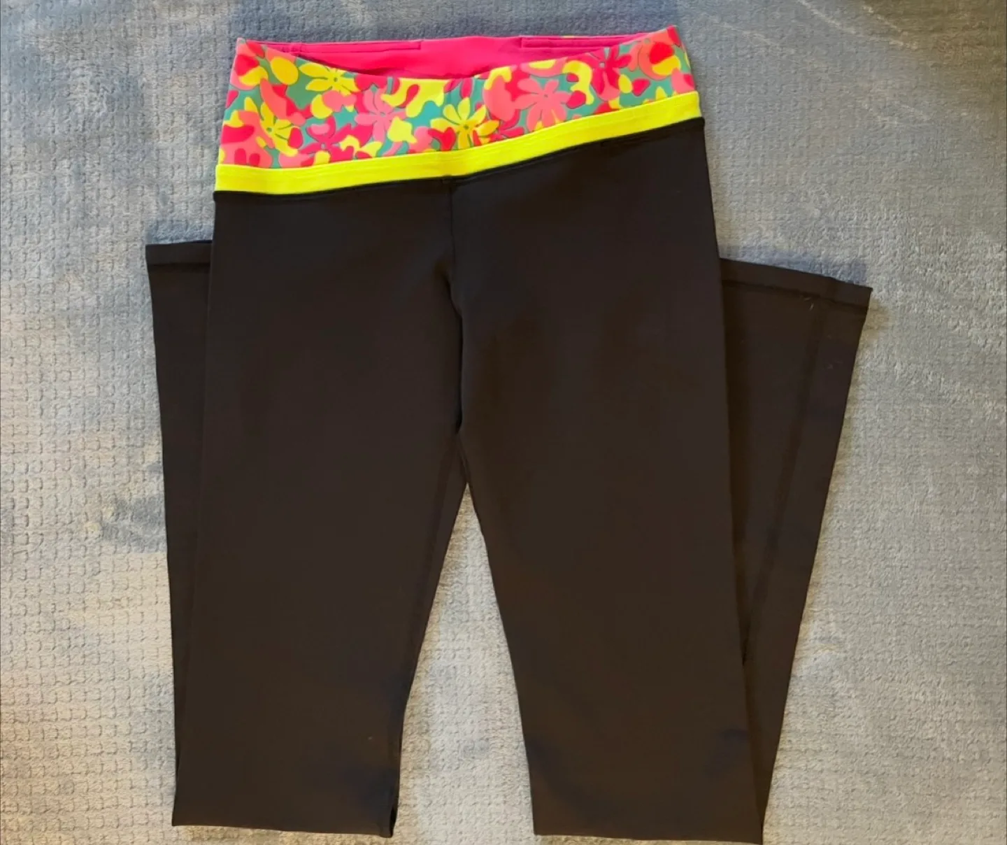 New Girl’s Ivivva (Lululemon) Flare Legging image indicator(2)