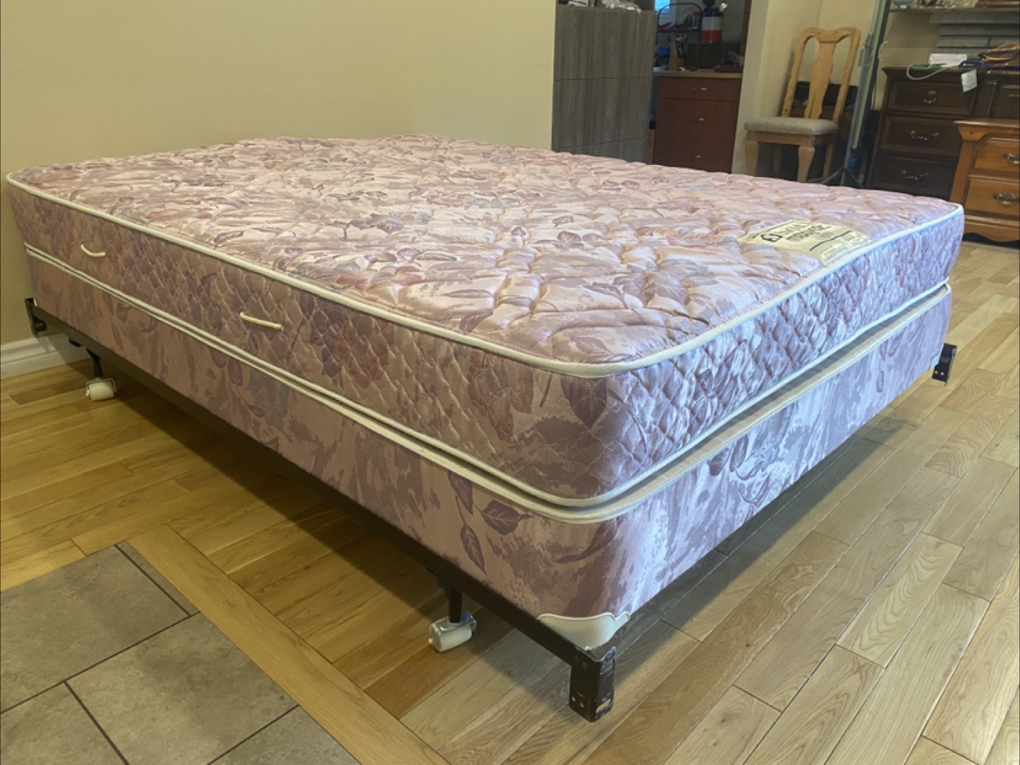 Queen Size Bed Set All Included (CAN DELIVER - photo 5
