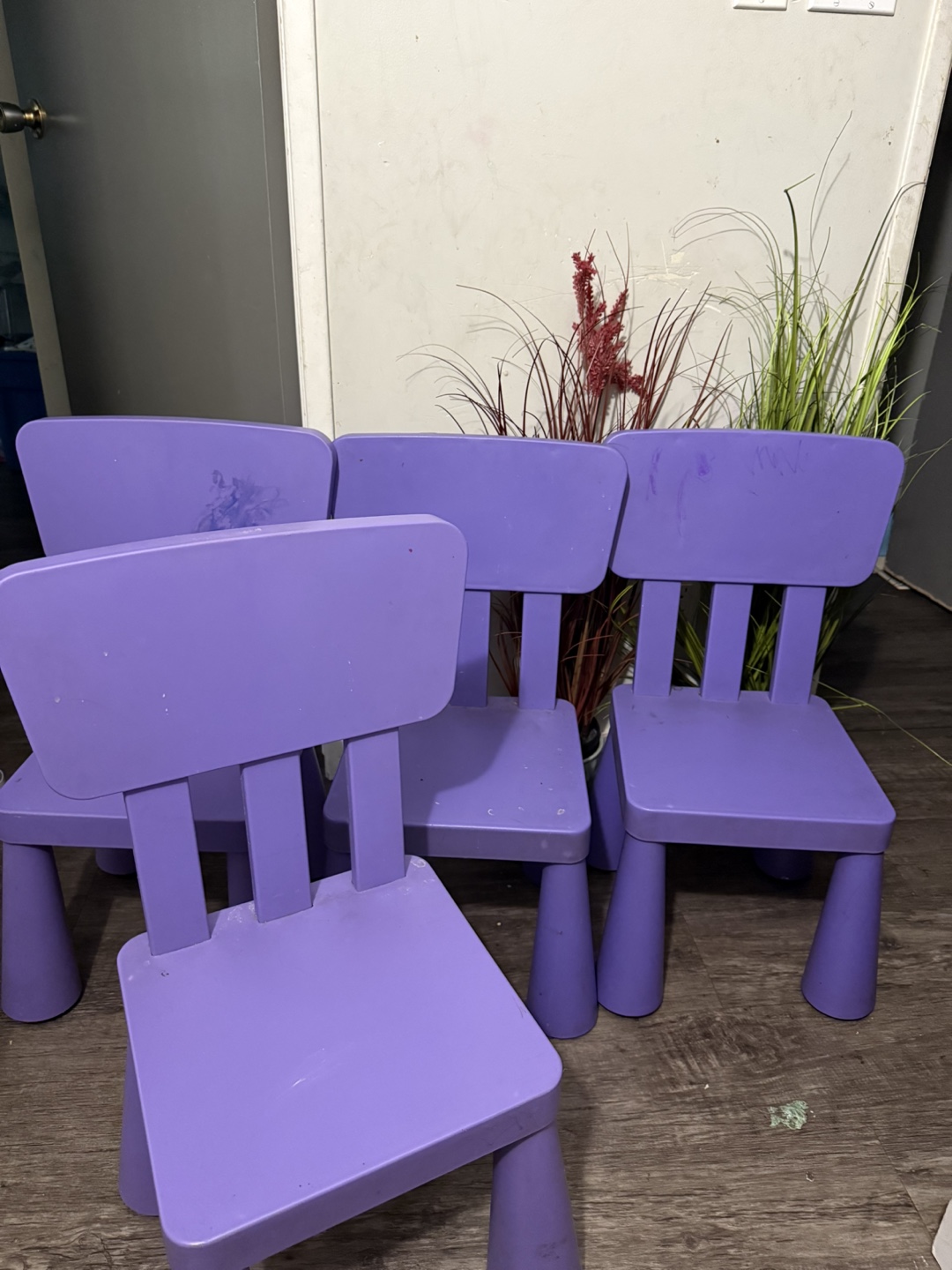 IKEA Children's Table & 4 Purple Chairs - photo 3