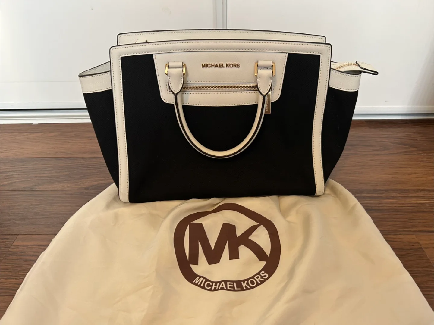 Michael Kors Black & White Satchel thumbnail