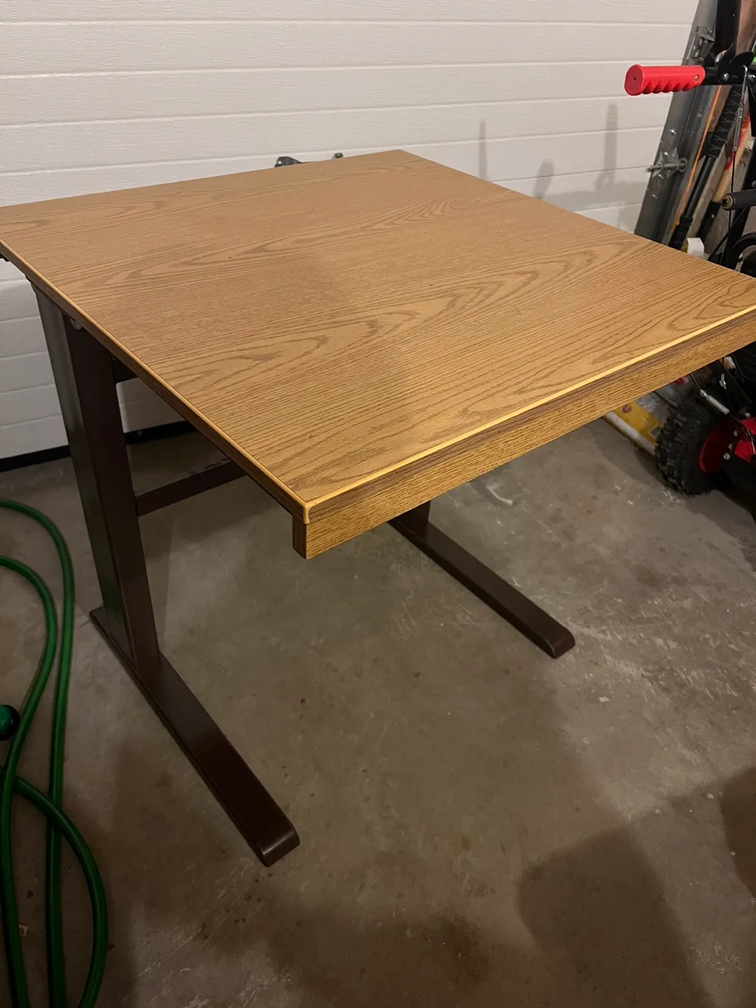 Square Wooden Table for PC thumbnail