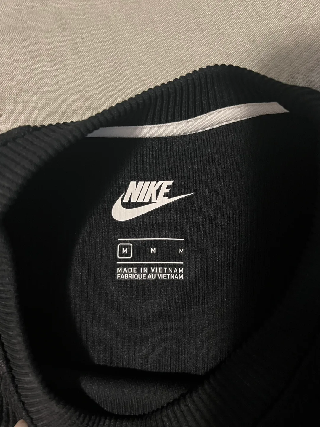 Nike ribbed long sleeve crop top - medium image indicator(6)