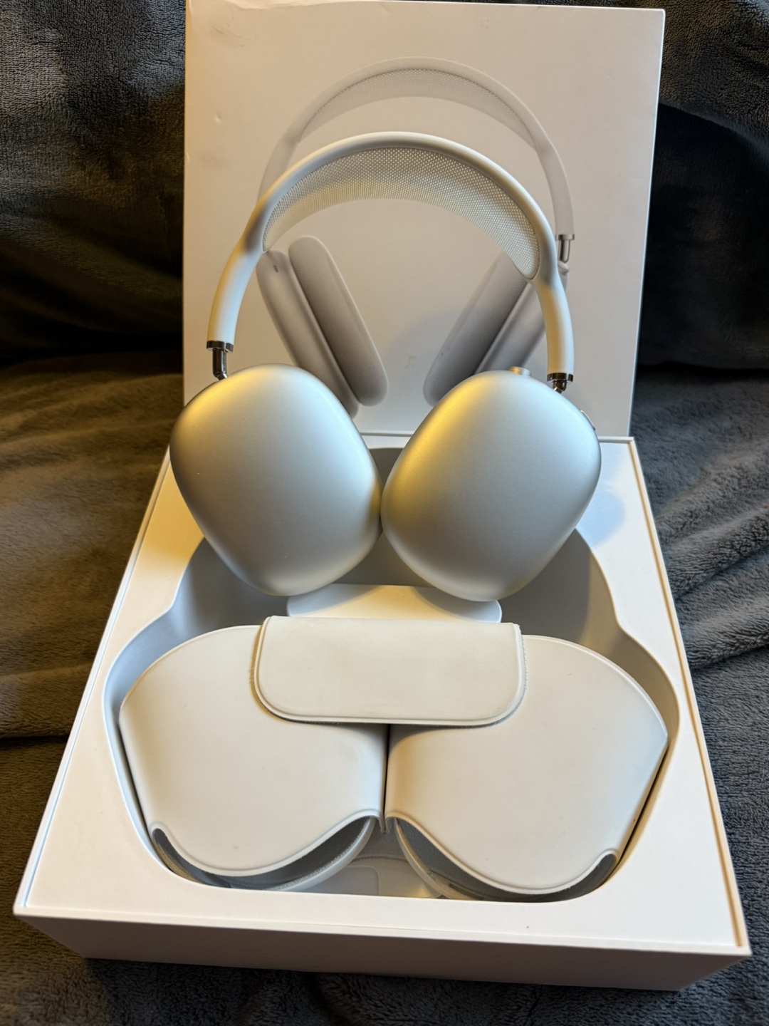 Apple AirPods Max - White - Like New! - photo 4