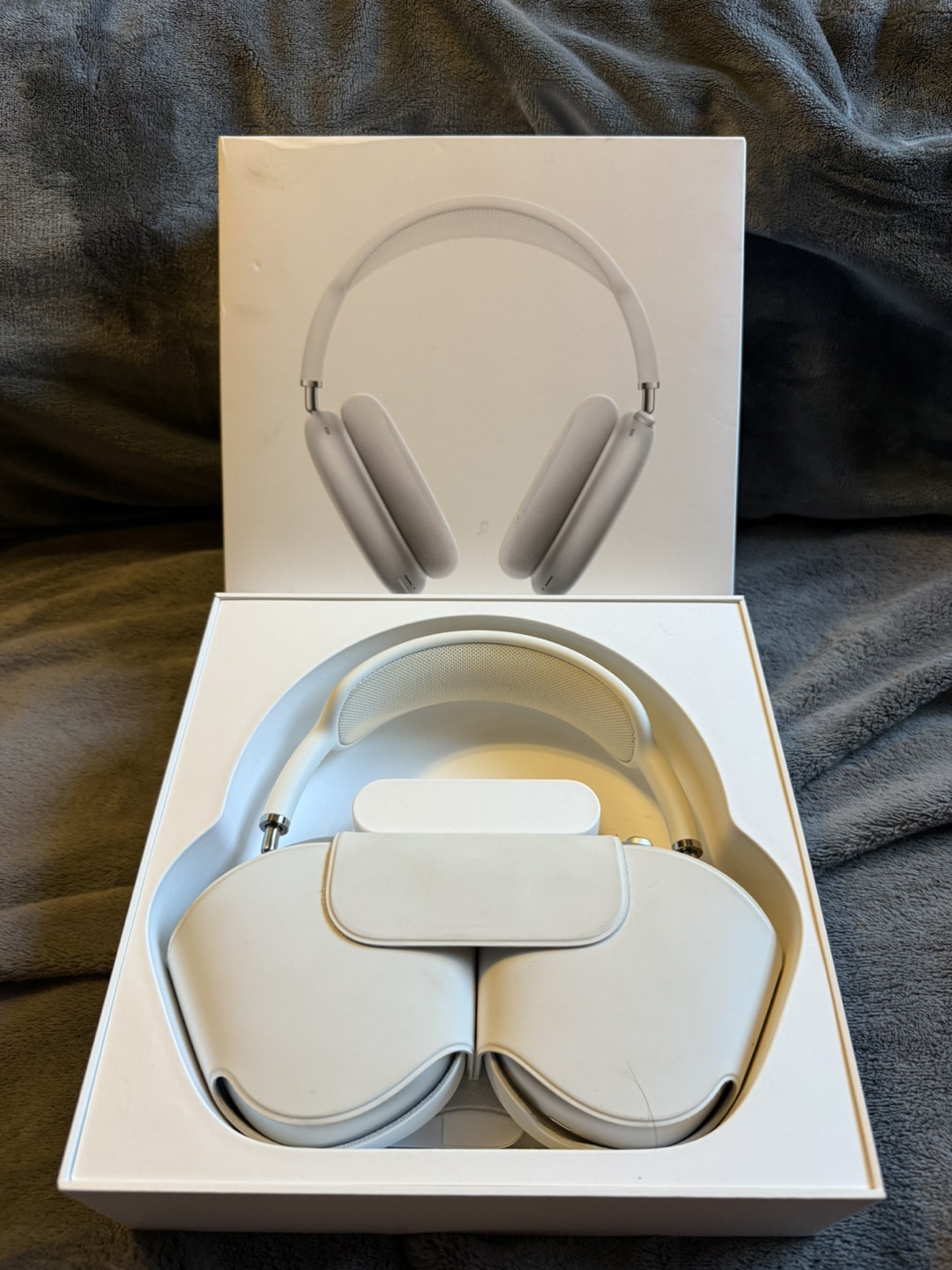 Apple AirPods Max - White - Like New! - photo 3