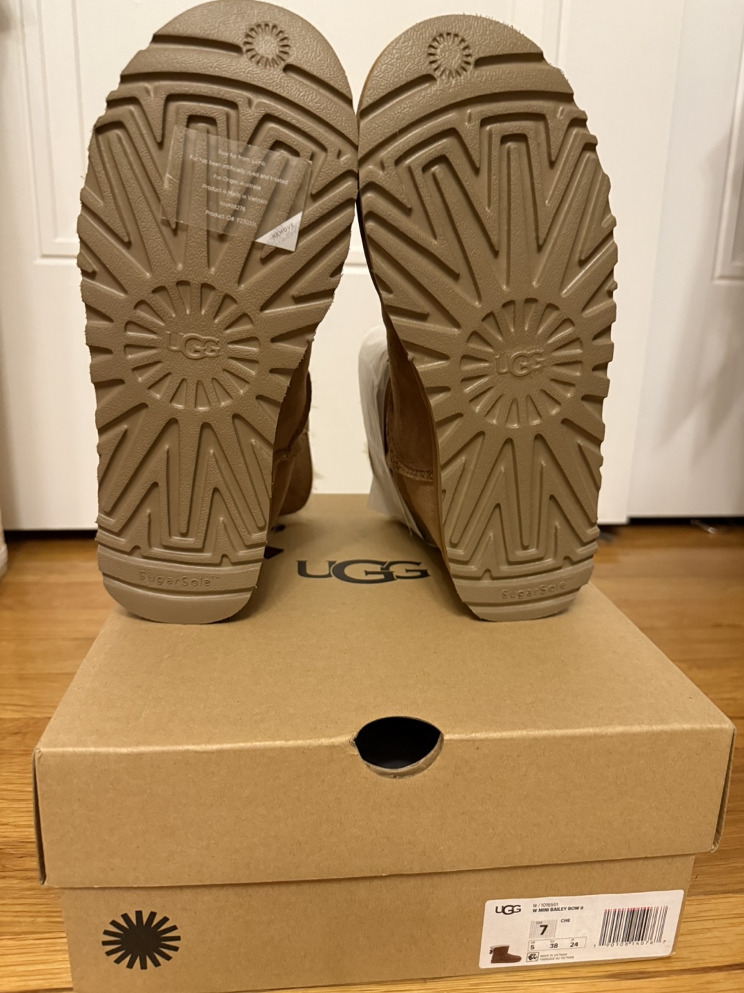 UGG Mini Bailey Bow II Boots - Size 7 - Chestnut - photo 4