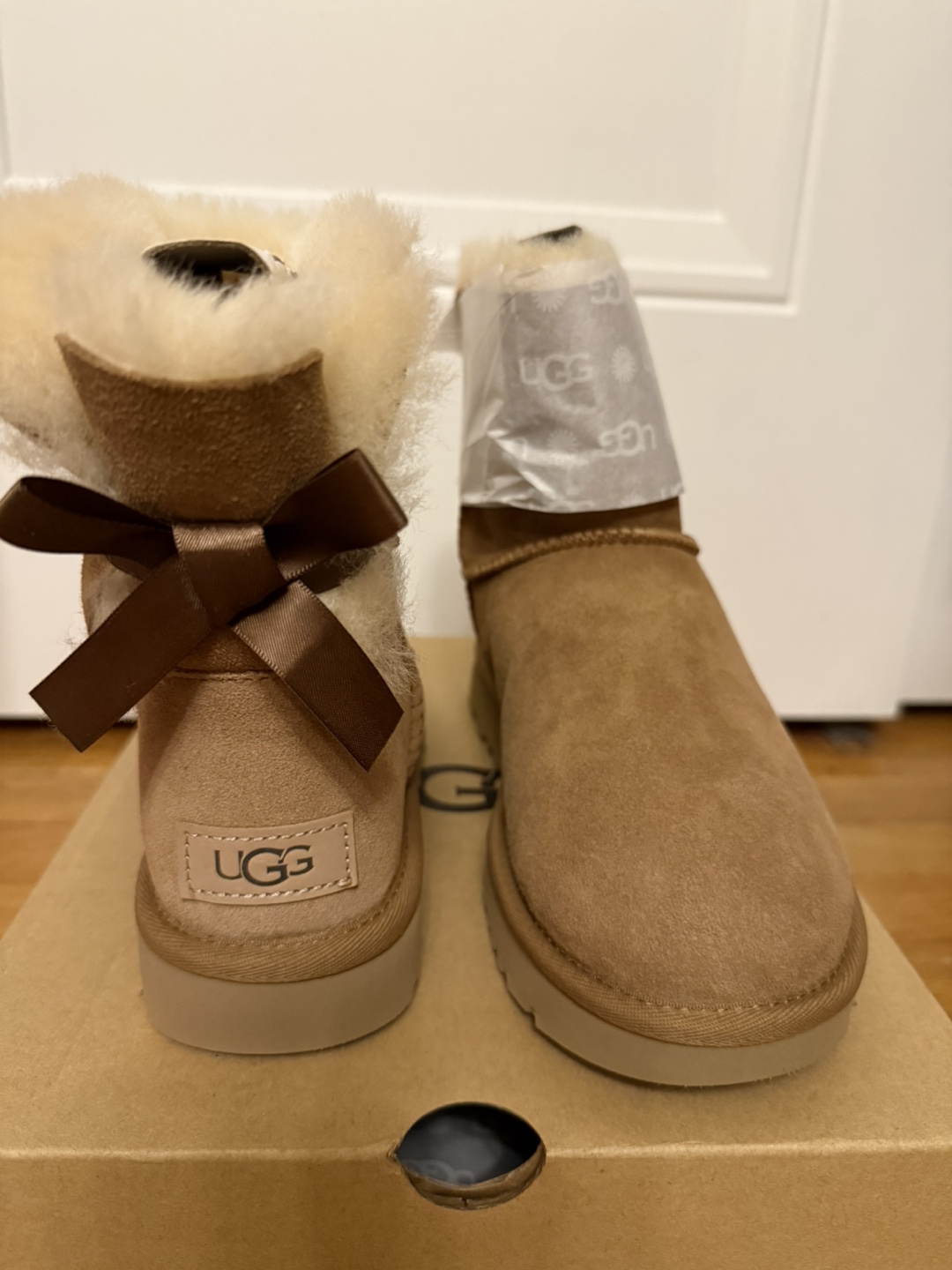 UGG Mini Bailey Bow II Boots - Size 7 - Chestnut - photo 3