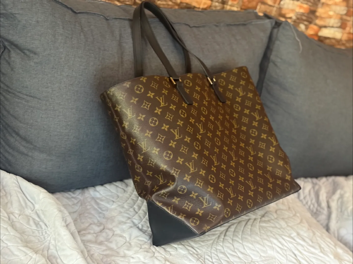 Louis Vuitton bag Cabas Alto image indicator(4)