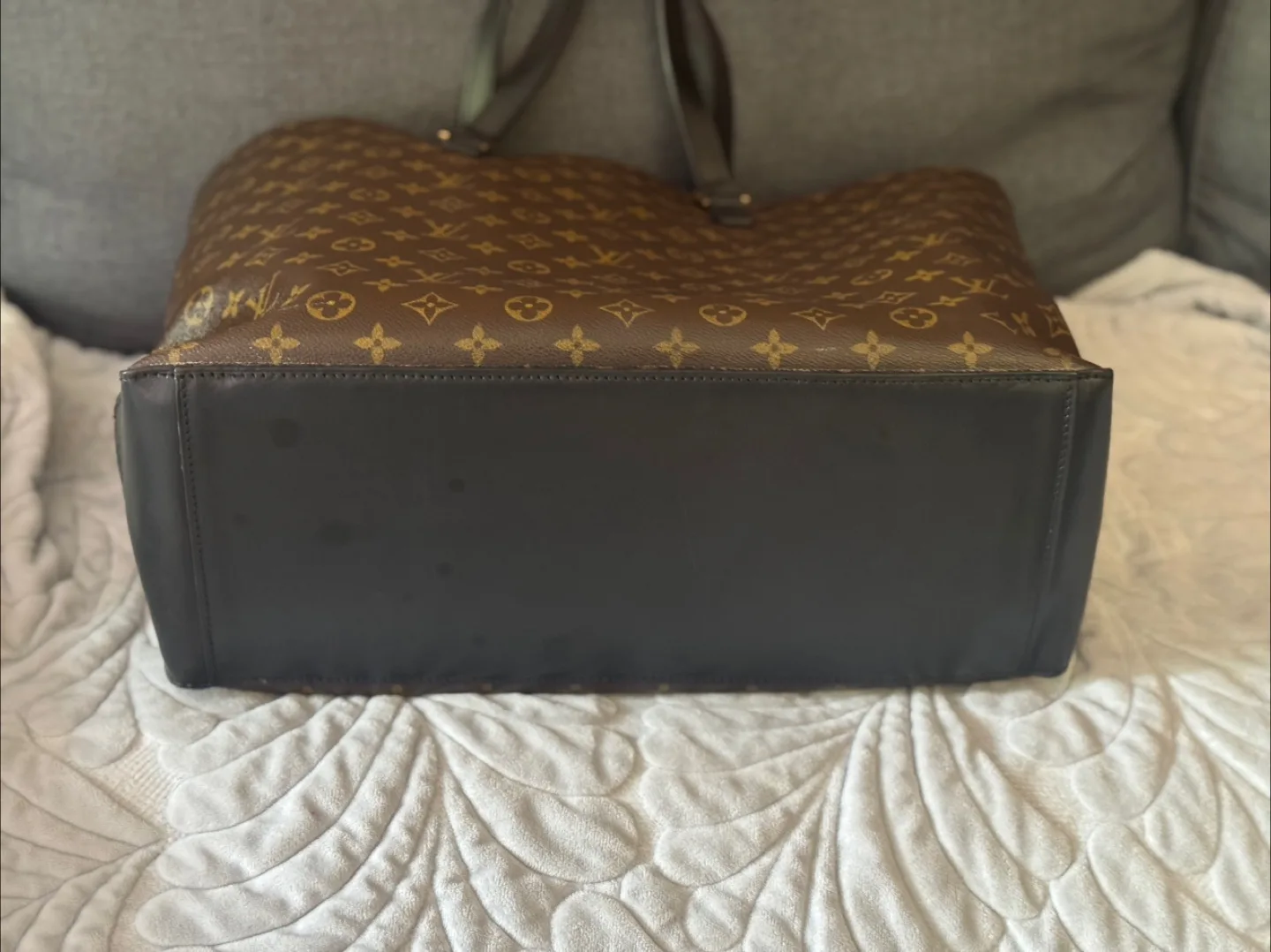 Louis Vuitton bag Cabas Alto image indicator(5)