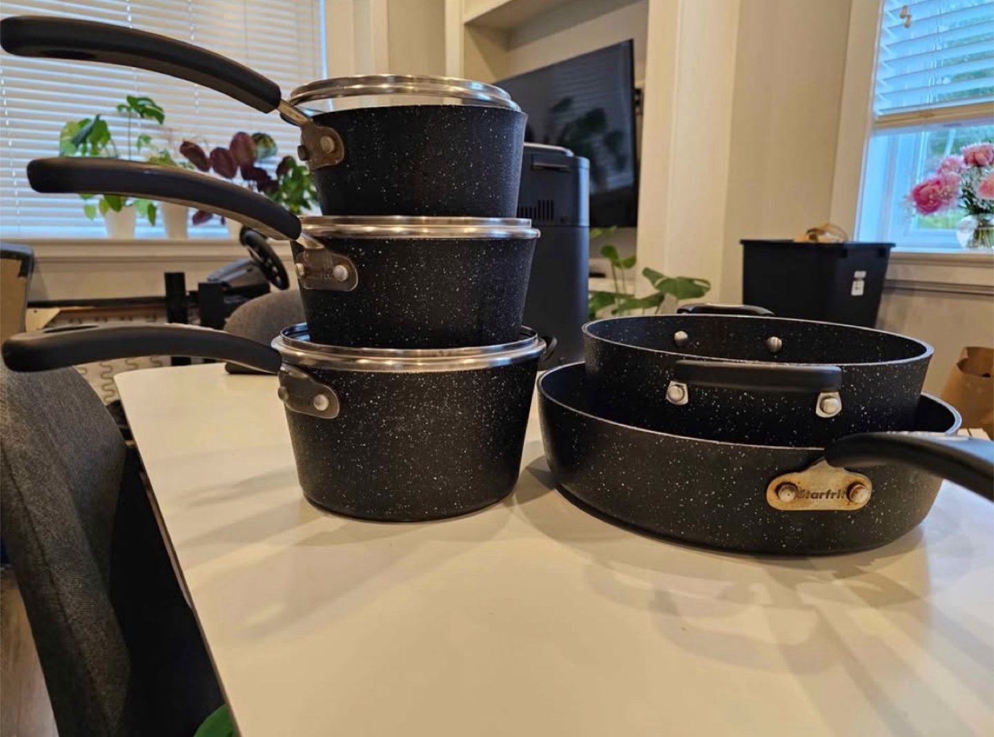The Rock speckled black 5-piece cookware set