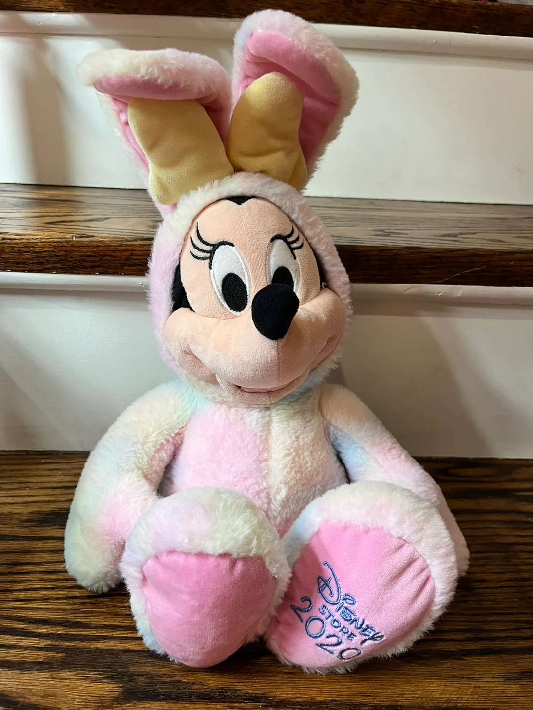 Disney Store Minnie Mouse Easter Bunny Plush 2020 thumbnail
