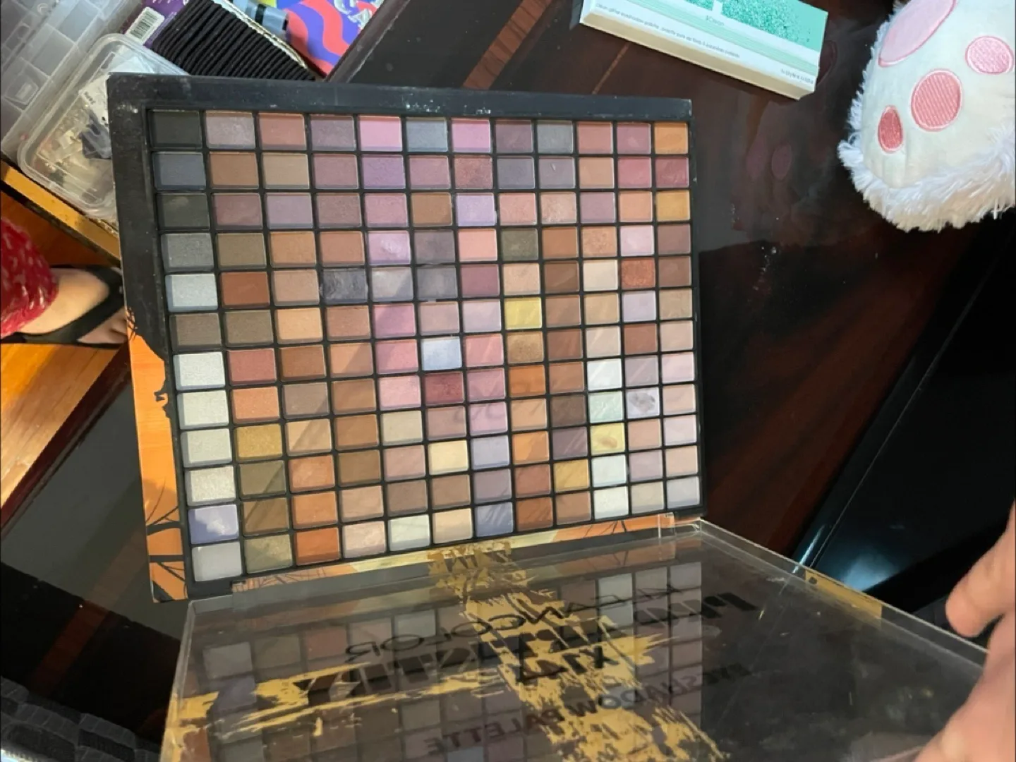 Nancy Ajram Eyeshadow Palette image indicator(3)