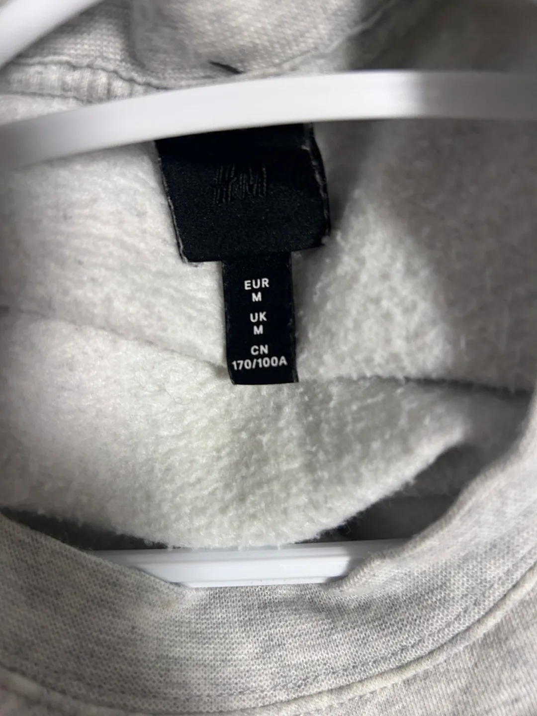 H&M Grey Sweatshirt - Size M image indicator(2)