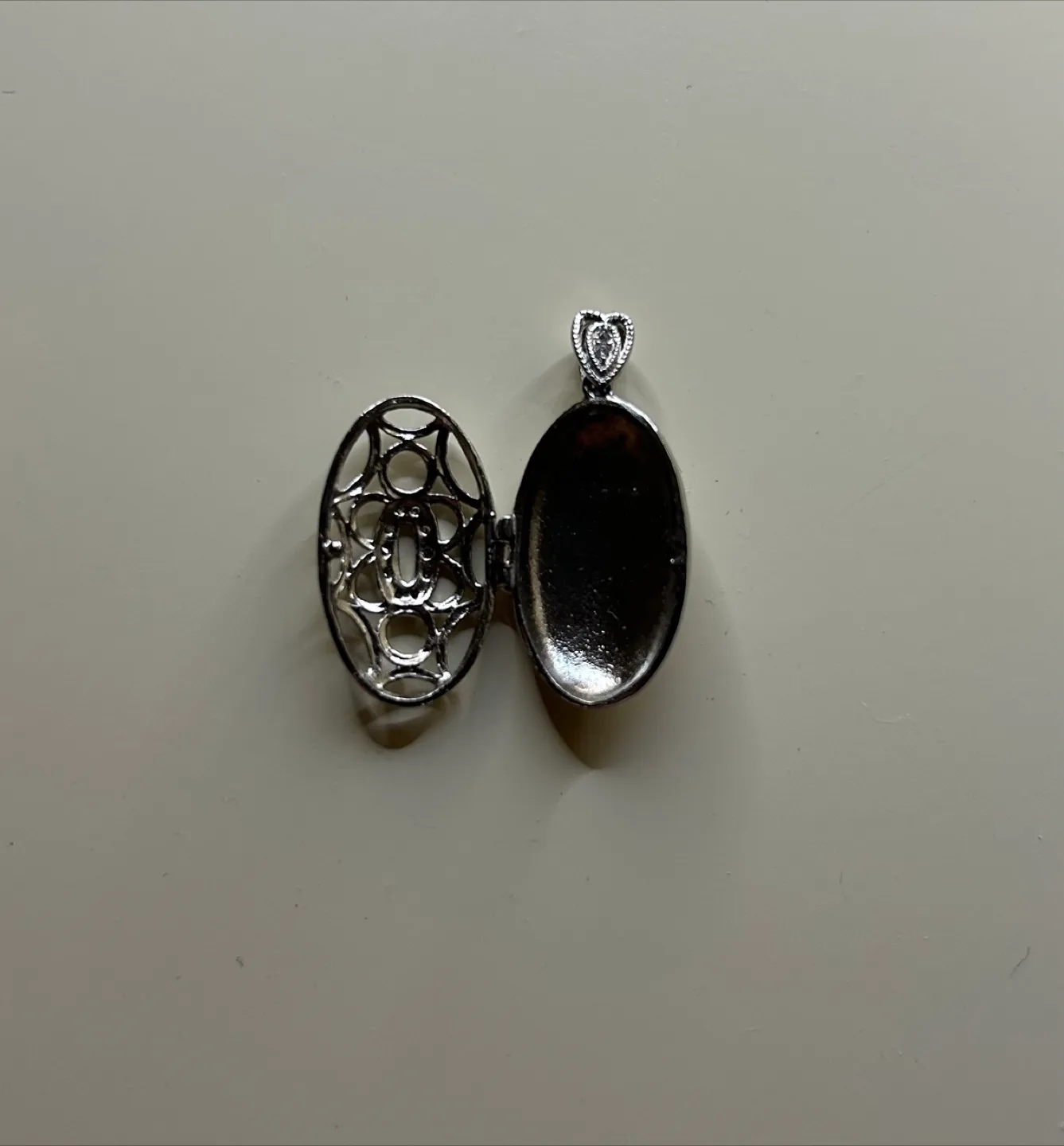 925 Silver Oval Locket Pendant image indicator(2)