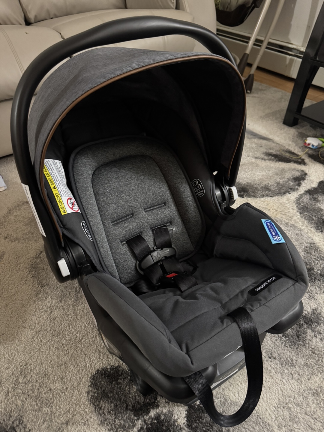 Evenflo LiteMax DLX Infant Car Seat - photo 2