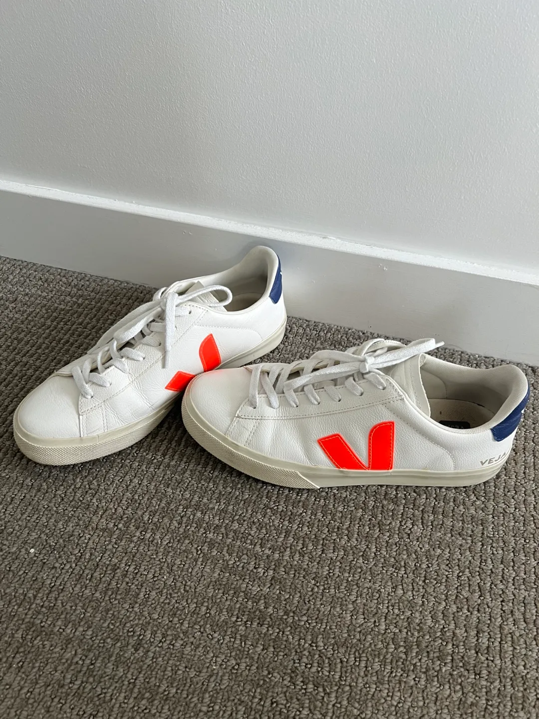 Veja Men’s White & Orange Sneakers size 10 image indicator(3)