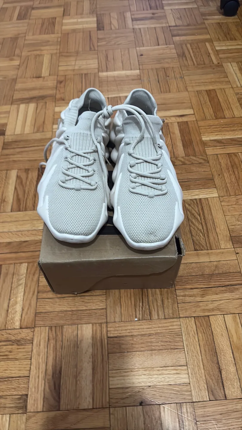 Adidas Yeezy Knit Runner Bone image indicator(2)