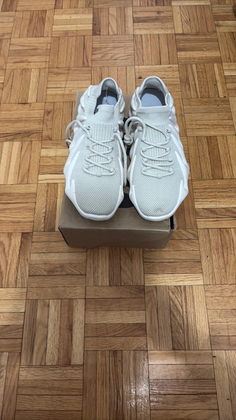 Adidas Yeezy Knit Runner Bone image indicator(3)