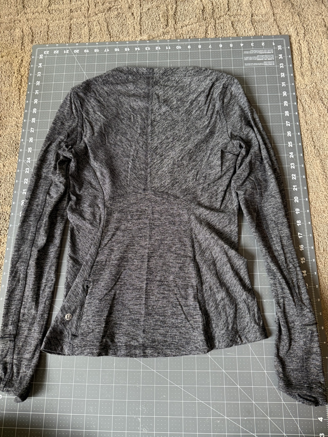 Lululemon Heathered Grey Long Sleeve Top, Size 6 - photo 2