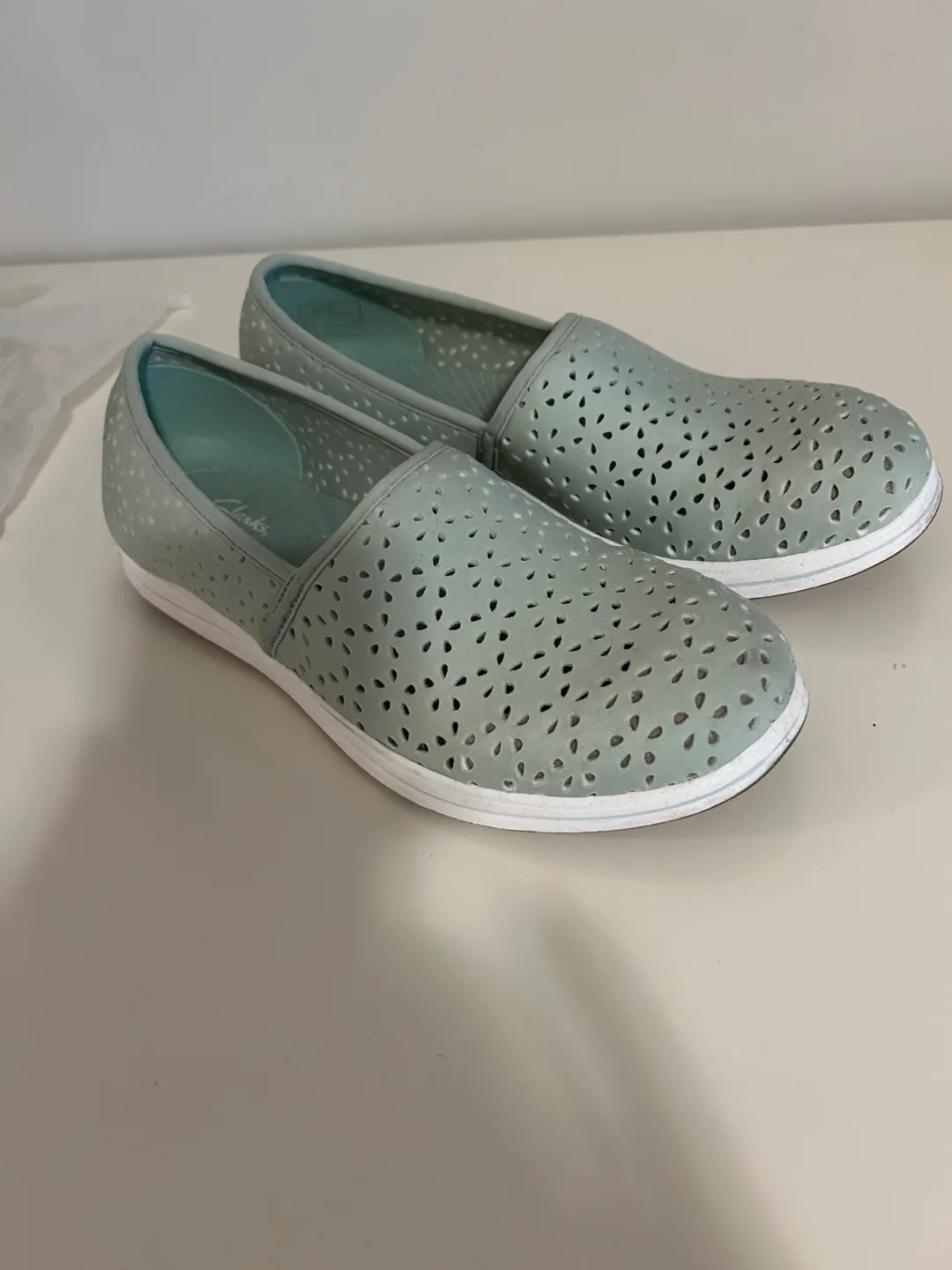 Clarks Cloudsteppers Slip-On Shoes, Size 8 thumbnail