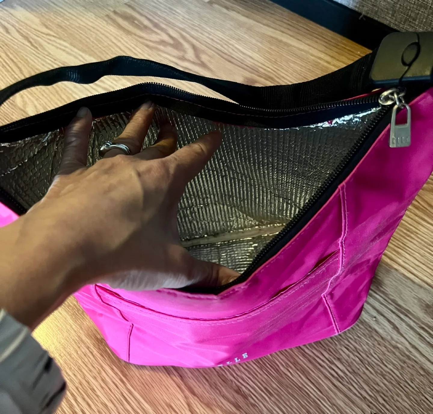 ELLE Pink Insulated Lunch Bag image indicator(2)