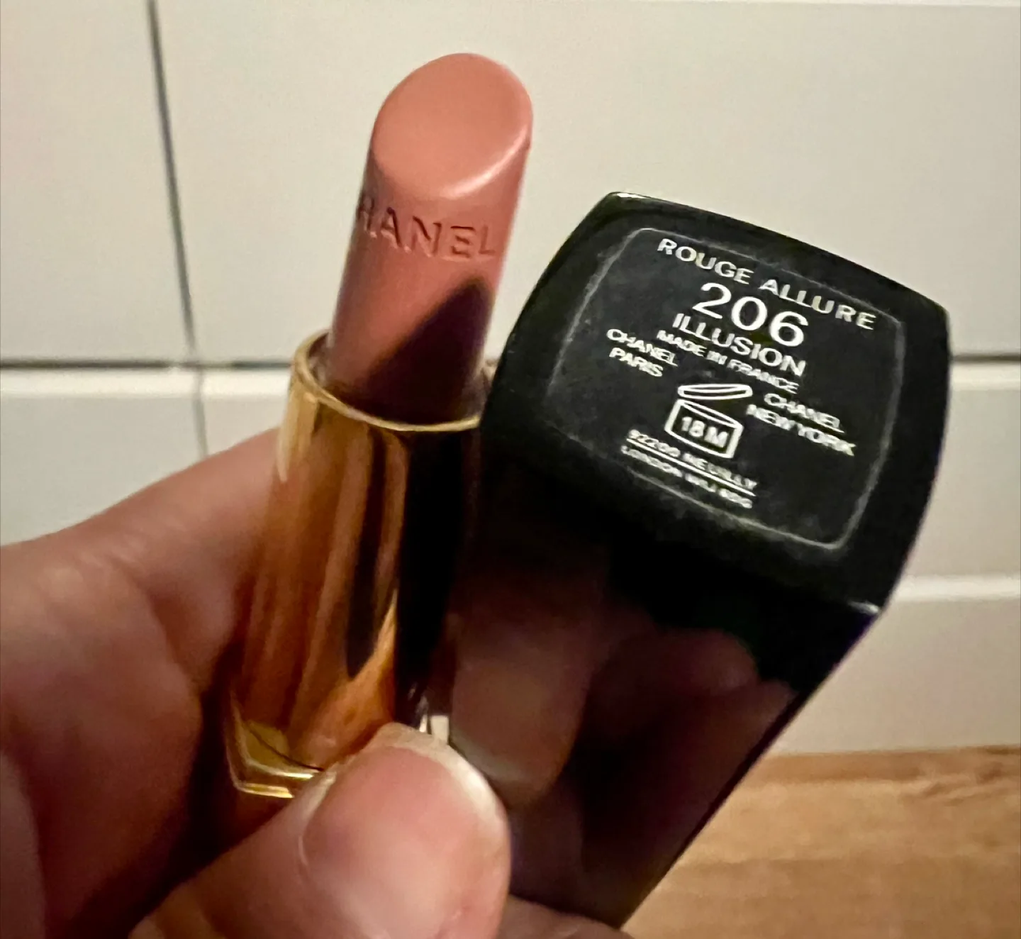 Chanel Makeup Bundle: Lip Pencil, Foundation, Lipstick image indicator(2)