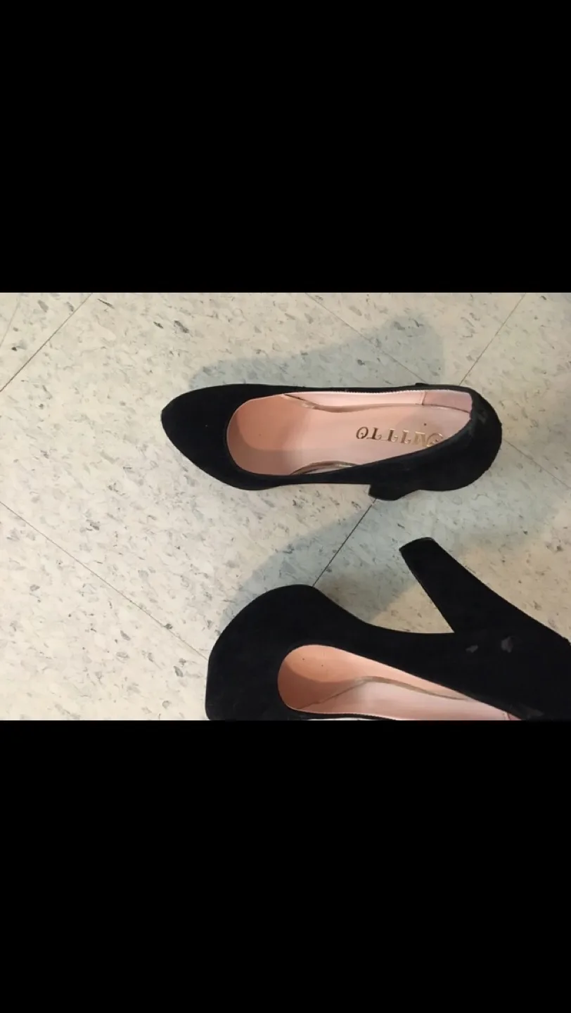 Matto Black Heels - Size 6 image indicator(2)