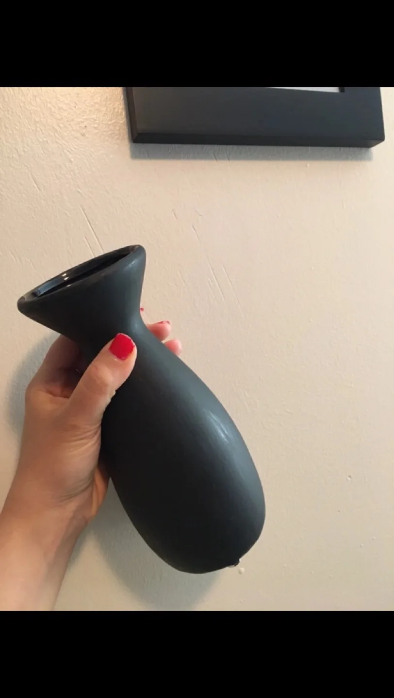 Black Vase - Home Decor image indicator(3)