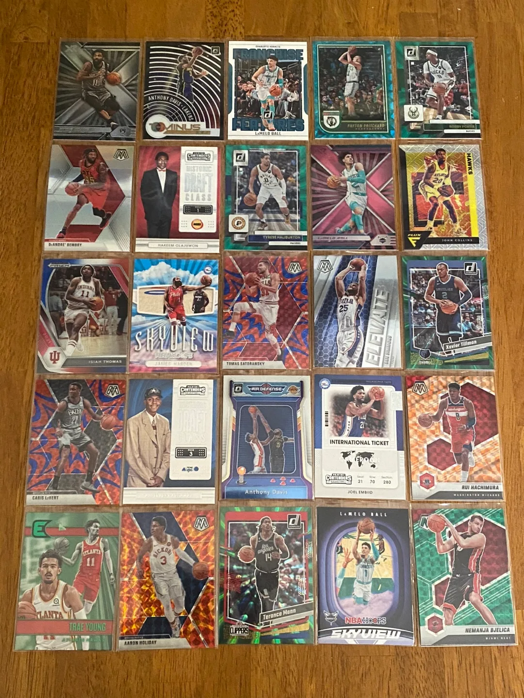 Mixed Basketball Cards Lot thumbnail