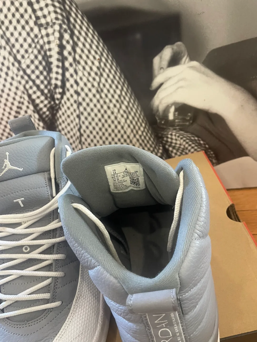 Jordan 12 Retro Grey/White Size 13 image indicator(3)