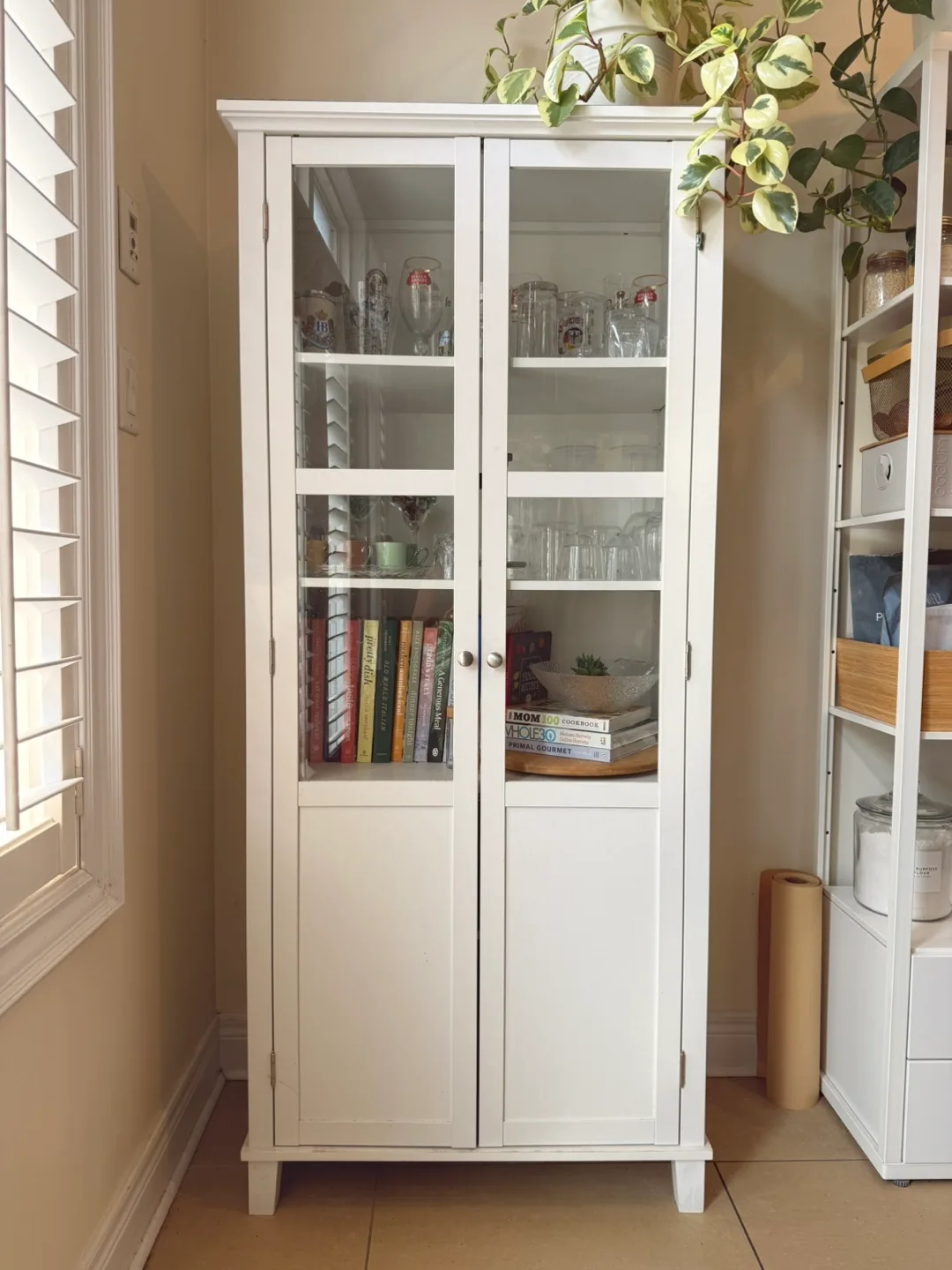 White Display Cabinet thumbnail