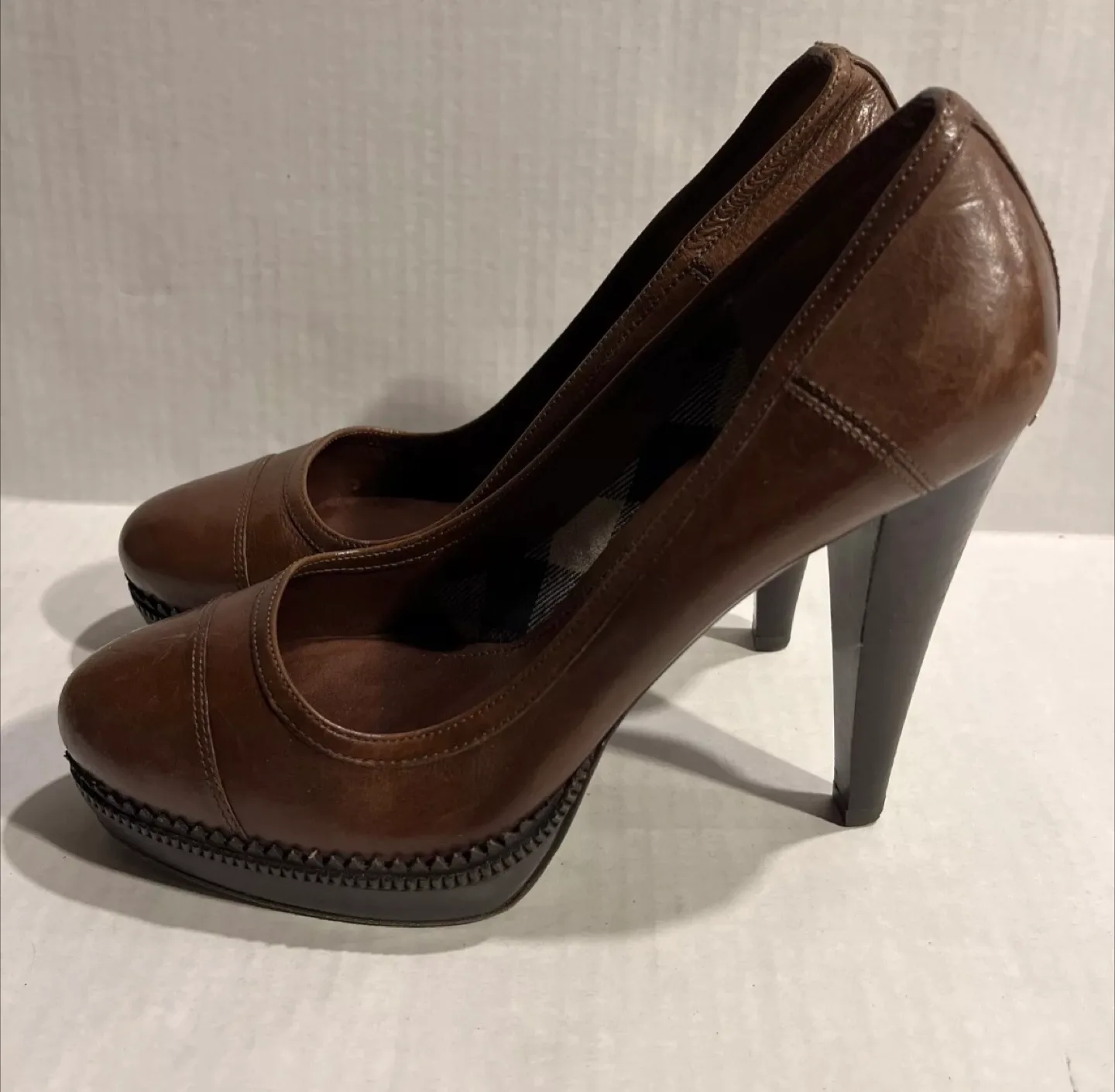 Burberry Brown Leather High Heel Shoes 7.5 38 image indicator(2)