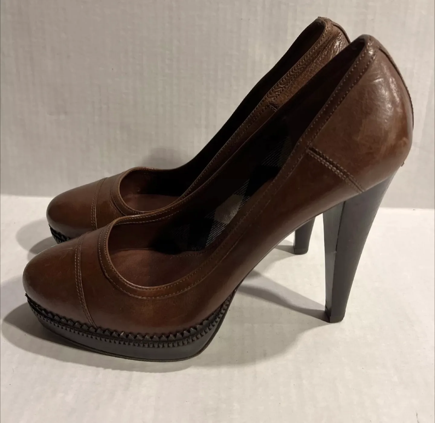 Burberry Brown Leather High Heel Shoes 7.5 38 image indicator(4)