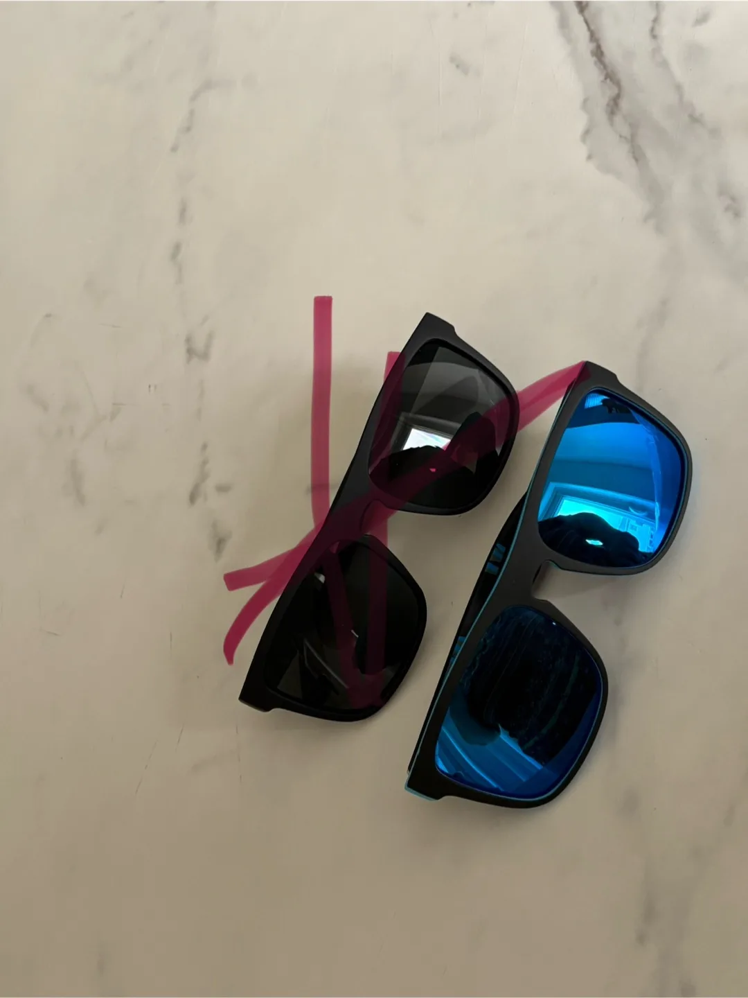 Brand New Polarized Sunglasses – Unisex (Men & Women) image indicator(2)