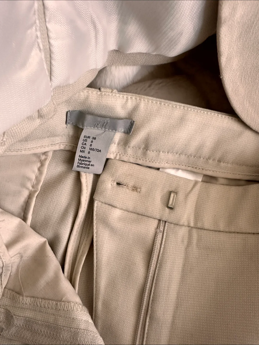 H&M Beige Blazer & Pants Suit - Size US blazer 4, pants 8 image indicator(4)